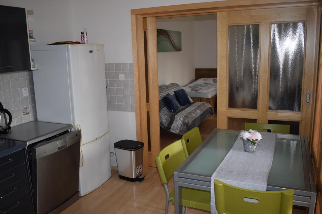 Ferienwohnung Bile Domky Lednice Exterior foto