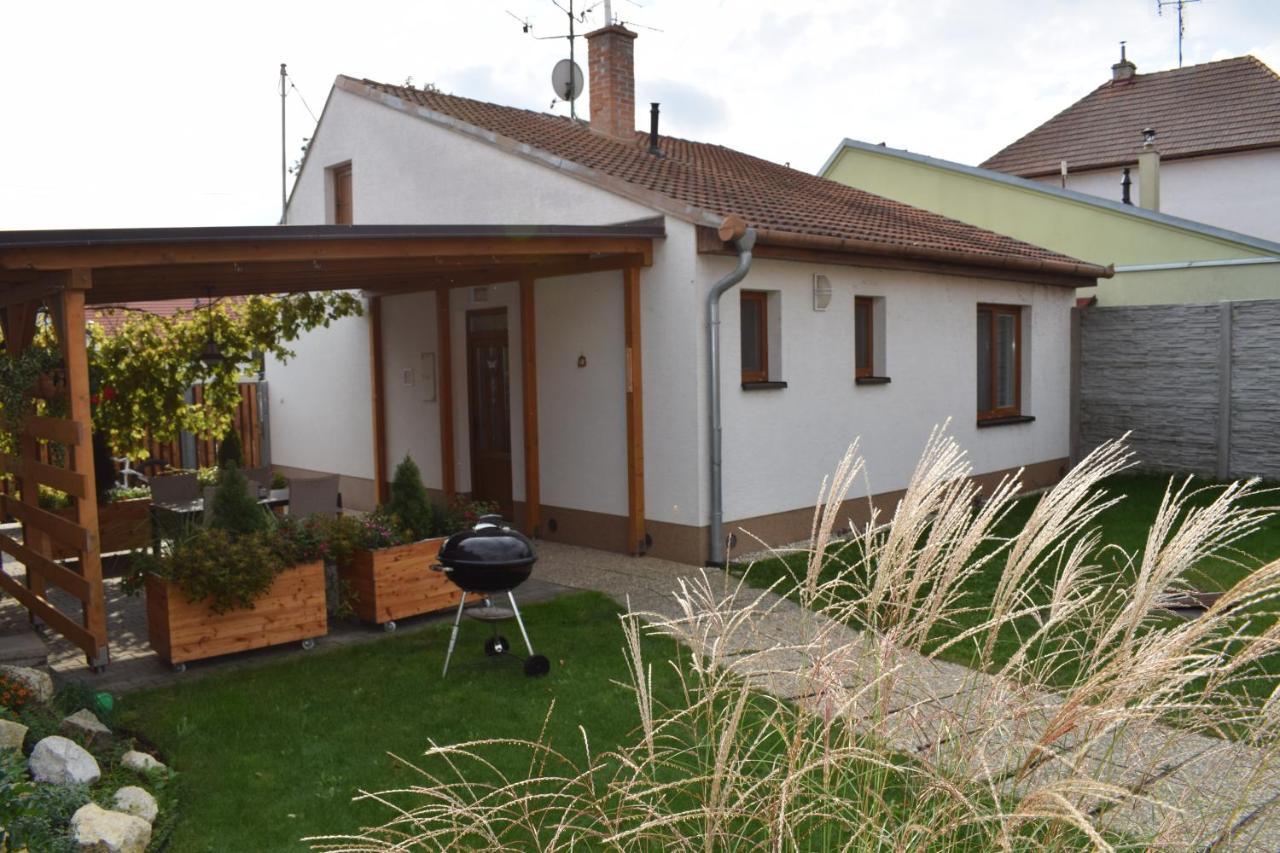 Ferienwohnung Bile Domky Lednice Exterior foto