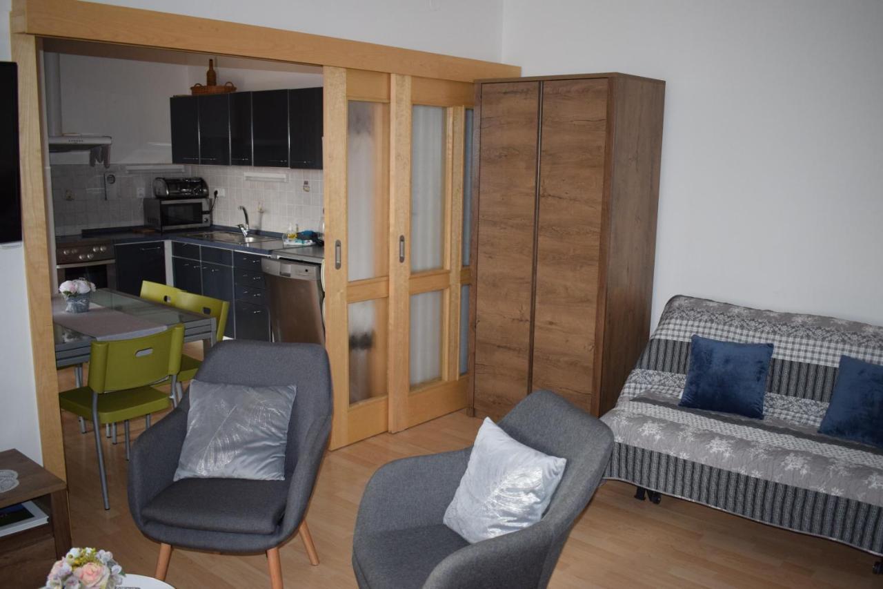 Ferienwohnung Bile Domky Lednice Exterior foto