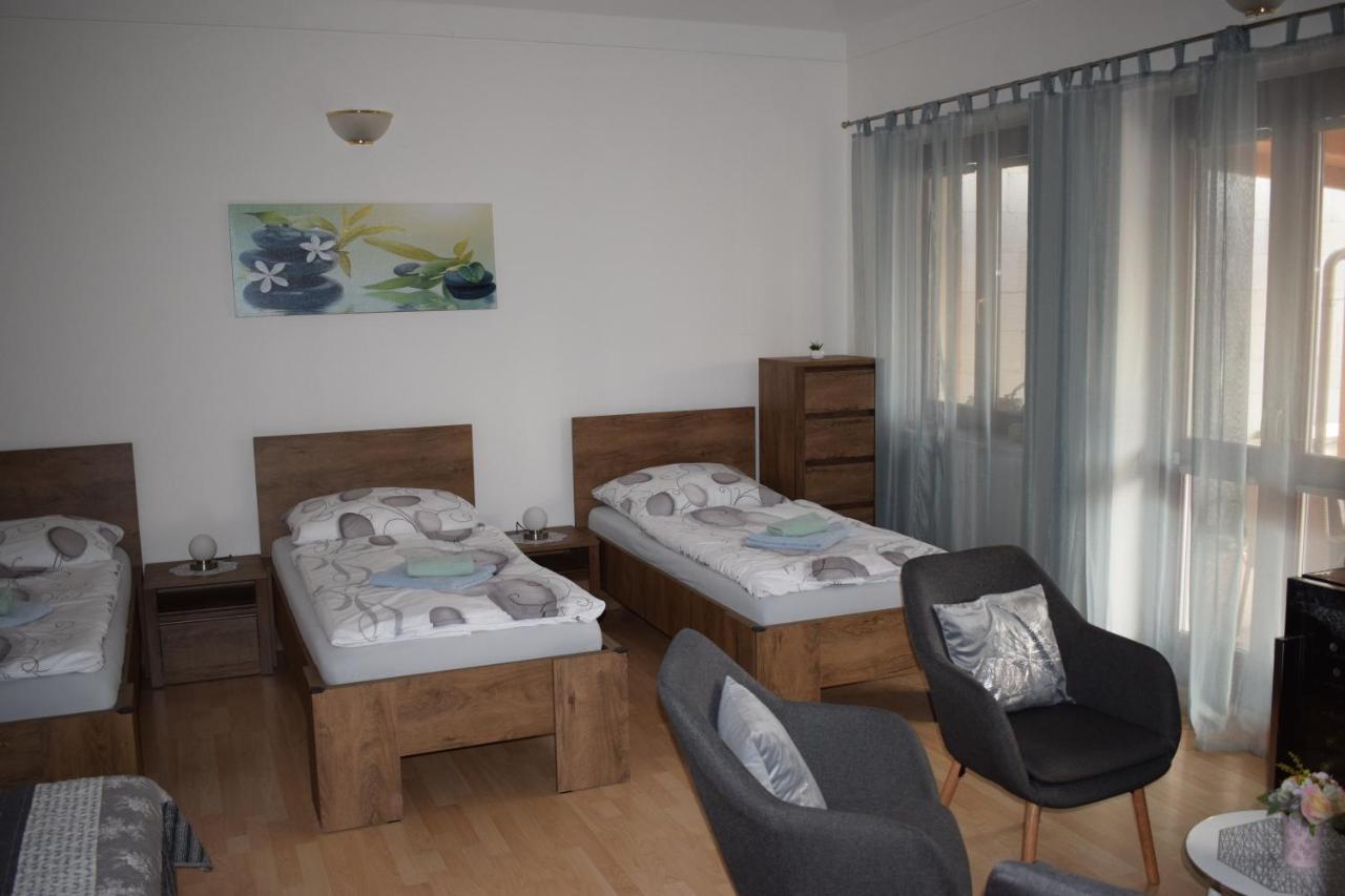 Ferienwohnung Bile Domky Lednice Exterior foto