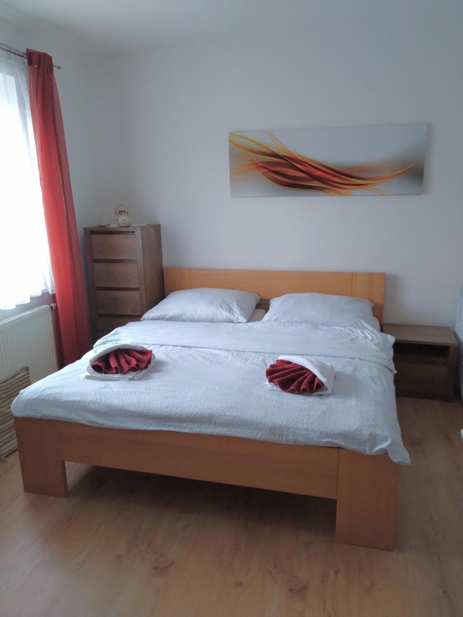 Ferienwohnung Bile Domky Lednice Exterior foto