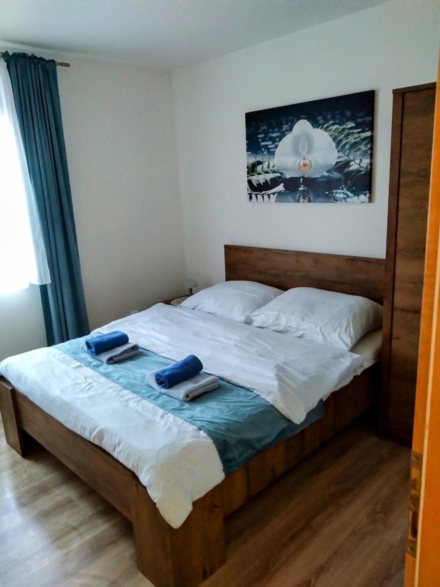 Ferienwohnung Bile Domky Lednice Exterior foto