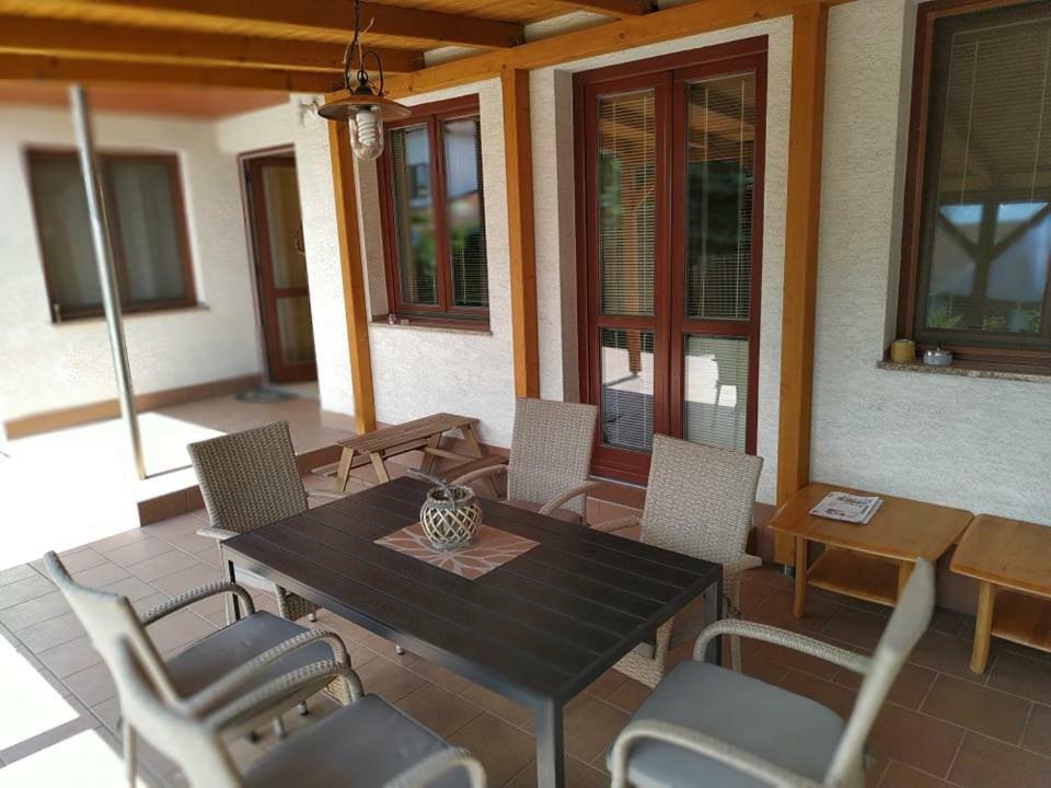 Ferienwohnung Bile Domky Lednice Exterior foto