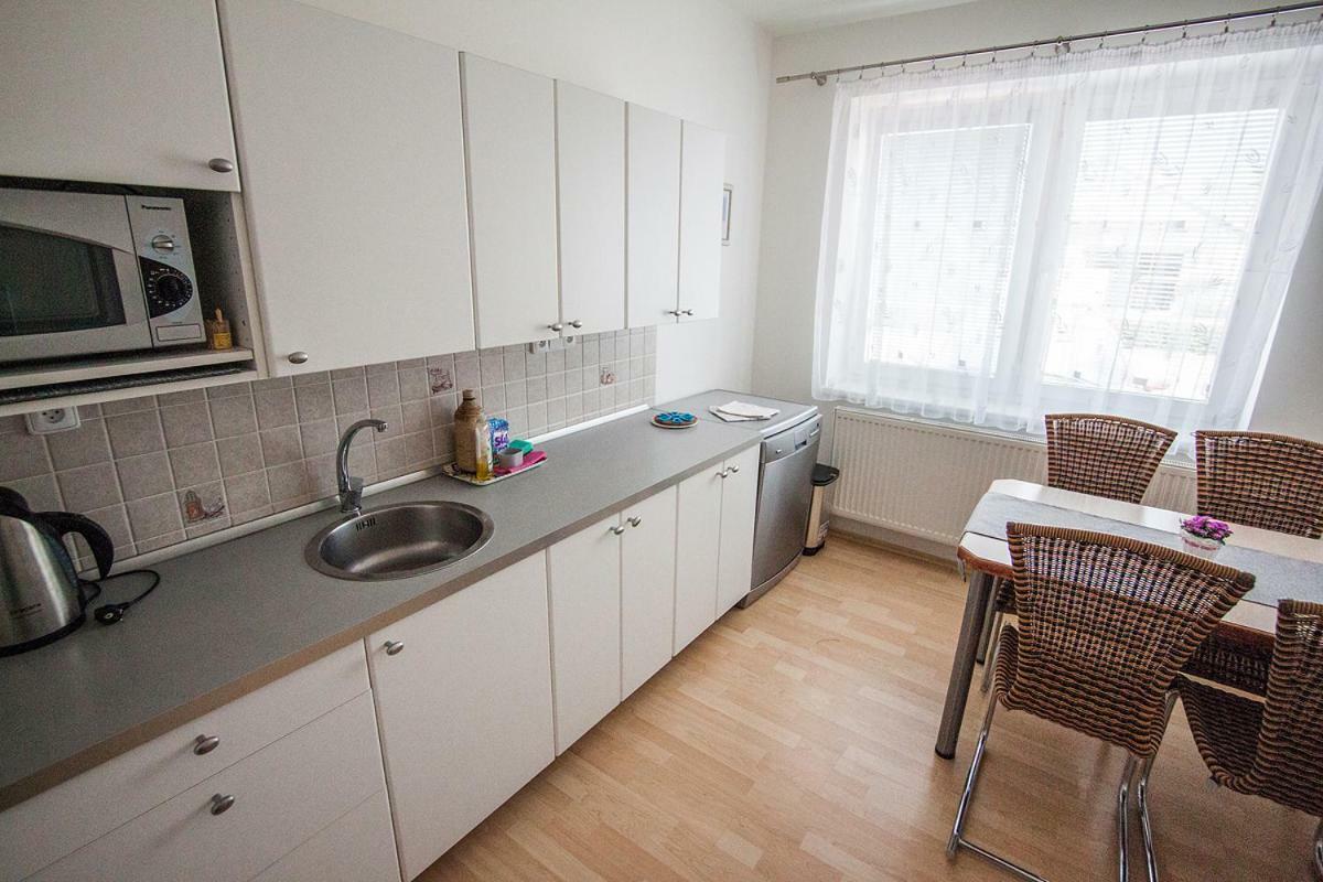 Ferienwohnung Bile Domky Lednice Exterior foto